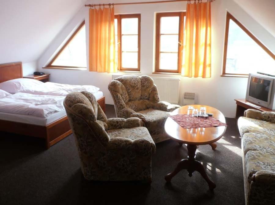 Hotel Klor Doudleby Quarto foto